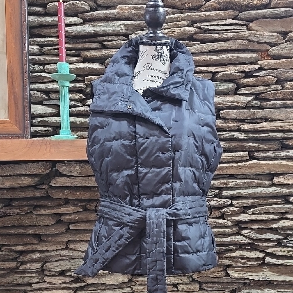 Sz Medium Talbots Puffer Vest with tie belt.